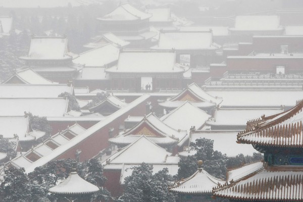 Snow has interefered with many operations in the region in China's capital (Getty images)