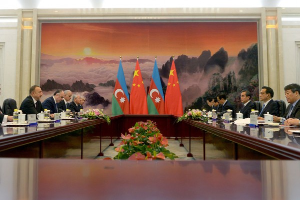 Azerbaijan President Ilham Aliyev Meets With Chinese Premier Li Keqiang