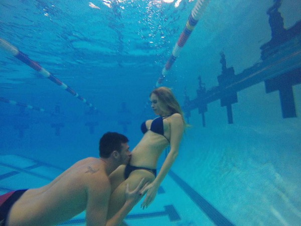 Ryan Lochte Poses With Fiancee For Underwater Maternity Photos