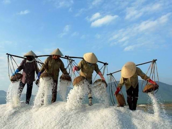 China Starts to  Shakes Up Its Millennial-Old Salt Monopoly