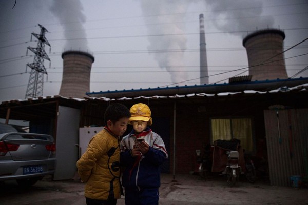 Purchasing natural gas from foreign countries to do away with coal is the recent measure introduced by China to fight against smog. 