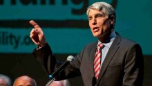 U.S. Senator Mark Udall apologizes for inappropriate remarks on the American journalists ISIS beheaded in a Saturday debate with Republican Cory Gardner. 