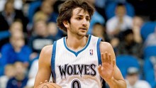 Ricky Rubio sets a play in a home game for the Timberwolves