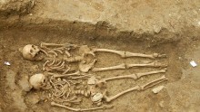 700-year-old skeleton buried hand-in-hand