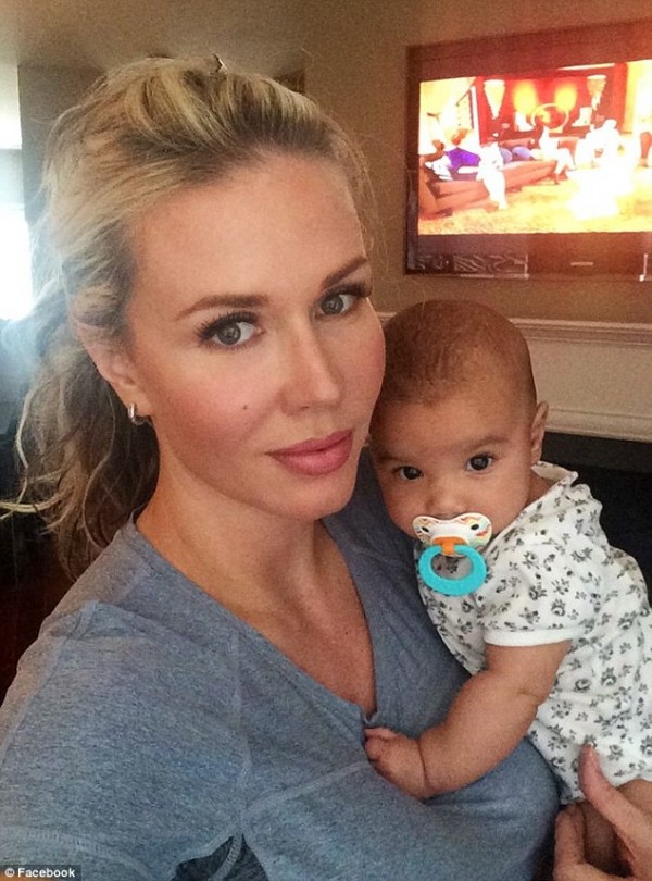 Jessica Arrendale and 6-month-old baby Cobie