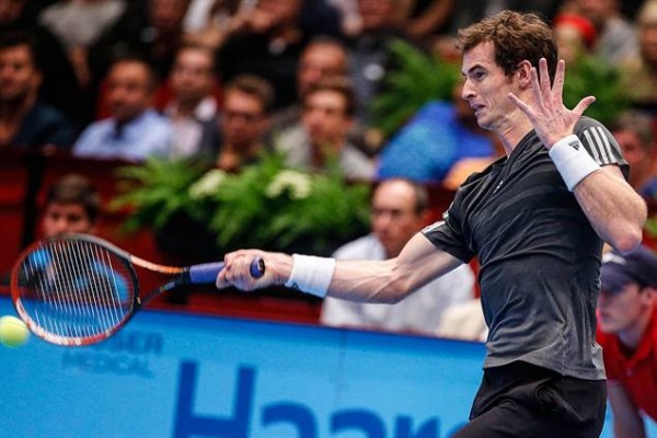 Second seeded wild card entry Andy Murray won his opening match against Canadian Vasek Pospisil 6-4 6-4 to advance to the quarterfinals of the Erste Bank Open in Austria