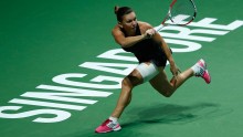 Simona Halep Cruises Past Eugenie Bouchard in WTA Finals