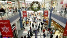 Mall of America, the nation's largest mall, wants to attract more Chinese shoppers.