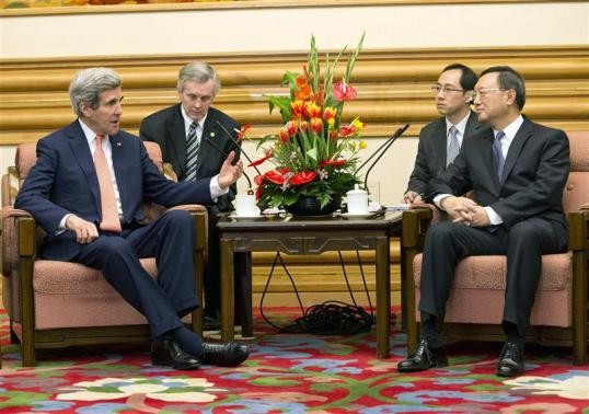U.S. Secretary of State John Kerry (L) meets with Chinese State Councilor Yang Jiechi (R) at the Zhongnanhai Leadership Compound in Beijing February 14, 2014.