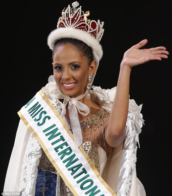 Miss International 2014 Valerie Hernandez
