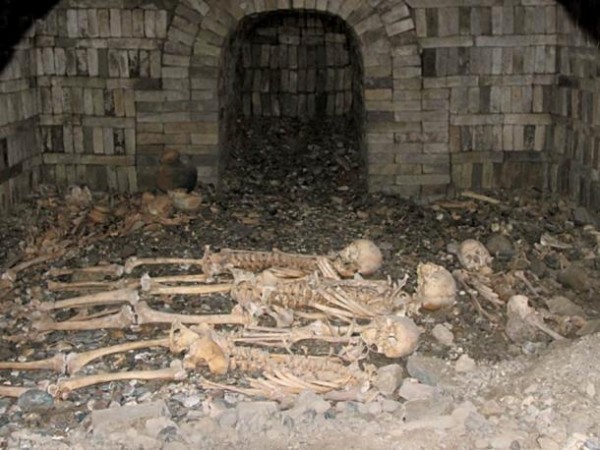 1,700-year-old Silk Road cemetery