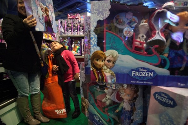 Frozen toy lines at Toys R Us