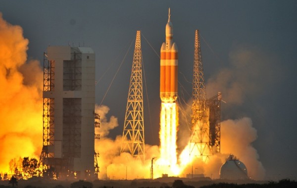 Delta IV with Orion 