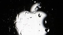 apple-logo-water
