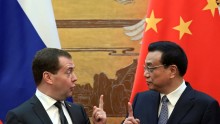 Chinese Premier Li Keqiang and Russian Prime Minister Dmitry Medvedev