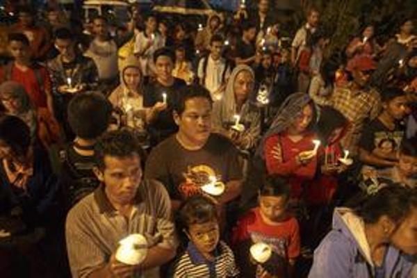 Families Of AirAsia Victims Turn To God To Ease Their Grief