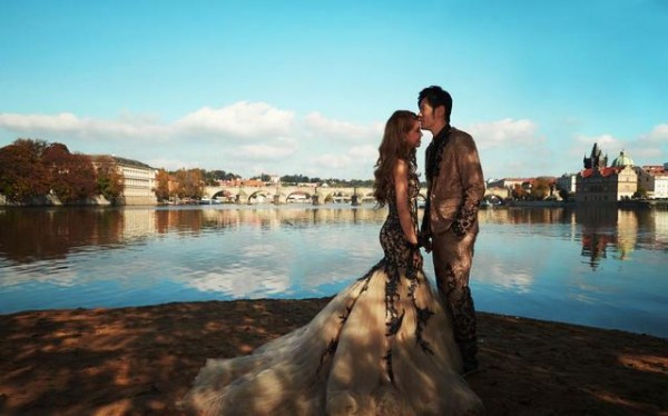 Jay Chou Posts Three Wedding Dress Pictures at Wedding Day