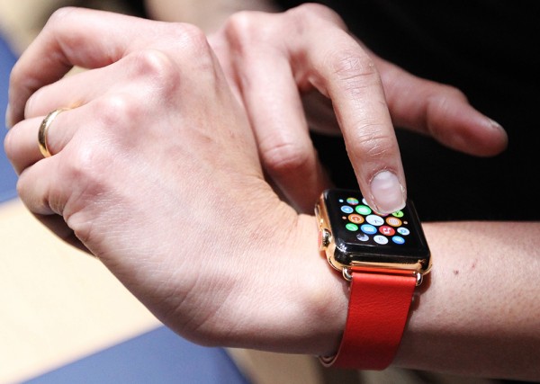 The Apple Watch Sport will now be improved with the newly released Apple's WatchOS 2.