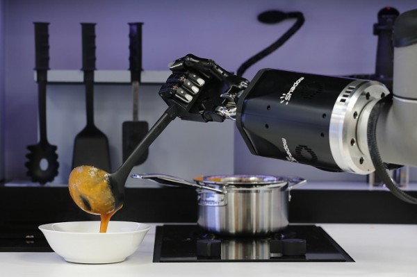 A robot in the Robotic Kitchen prototype 