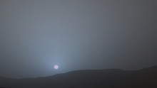 Curiosity Rover captures Mars' blue sunset 