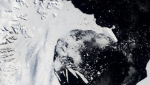 The collapse of the Larsen B Ice Shelf was captured in this series of images from the Moderate Resolution Imaging Spectroradiometer (MODIS) on NASA’s Terra satellite between January 31 and April 13, 2002.