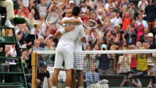 Novak Djokovic defeats veteran Radek Stepanek and advances to the third round of Wimbledon