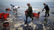 Clean-up workers and volunteers begin clean-up in Santa Barbara coastline