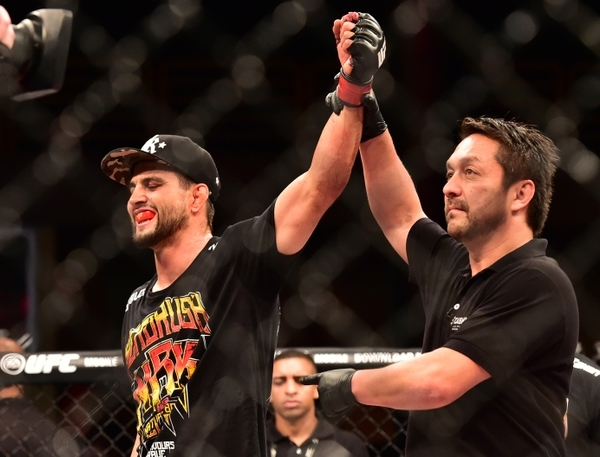 Carlos Condit with the win!