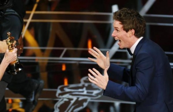Eddie Redmayne receives his first Oscars.