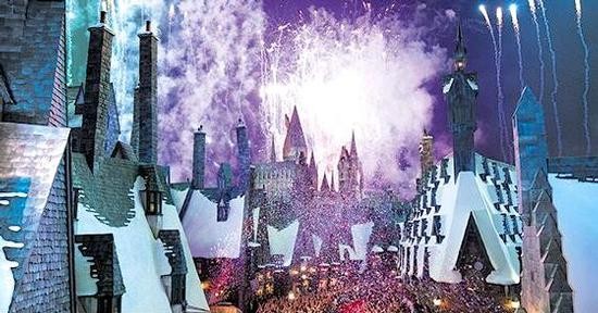 Harry Potter Stars Celebrate Japan’s Grand Opening of Wizarding World