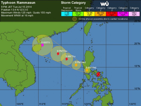 Typhoon Rammasun heading towards the borders of Vietnam and mainland China