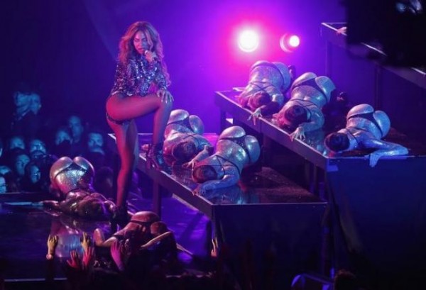 Beyonce performs a medley of songs with a group of thong-clad dancers