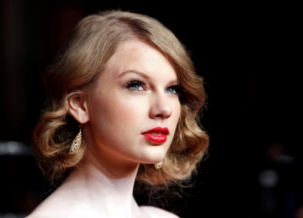 Taylor Swift News, Rumors: 'Blank Space' Singer Insures Legs for $40 Million