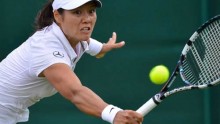 China's Li Na withdraws from three WTA events this August including the US Open, she played Wimbledon with her right knee all taped up
