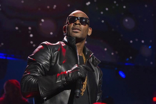 R Kelly Kicked Off from Ohio Music Festival After Protests About His past