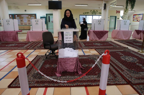 Saudi Arabia elected at least 17 women as municipal councilors