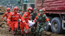 Rescue workers pulled out first survivor of the tragic Shenzhen landslide