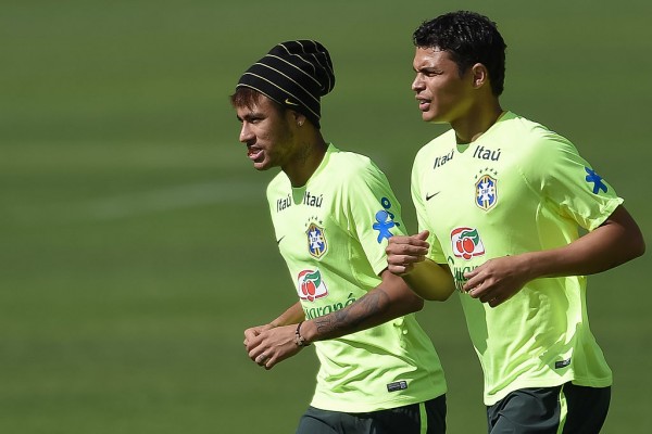 Neymar (L) and Thiago Silva during a Brazil national team training