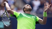 Frenchman Jo-Wilfried Tsonga continues upset streak defeating Britain's No. 1 Andy Murray at the quarters of the Rogers Cup