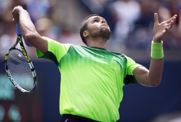 Frenchman Jo-Wilfried Tsonga continues upset streak defeating Britain's No. 1 Andy Murray at the quarters of the Rogers Cup