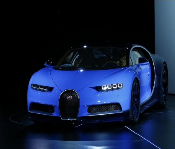 The Bugatti Chiron is the long-anticipated successor to the widely popular and insanely fast Bugatti Veyron. 