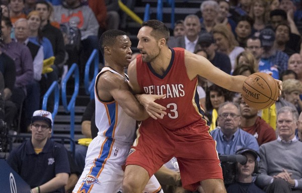 New Orleans Pelicans power forward Ryan Anderson posts up against Oklahoma City Thunder's Russell Westbrook