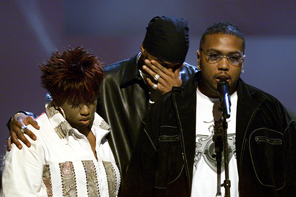Missy Elliot, Ginuwine and Timbaland honoring Aaliyah at the 2001 MTV Video Music Awards