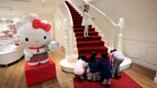 Hello Kitty fans are surely thrilled after Shanghai welcomes China's first official Hello Kitty restaurant.