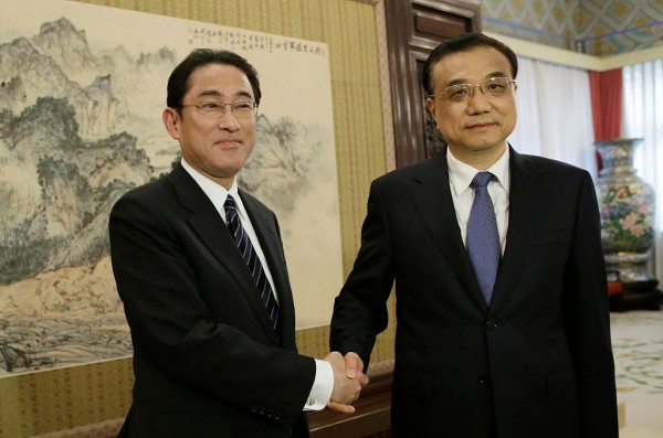 Japan Foreign Minister Fumio Kishida Meets Chinese Premiere Li Keqiang