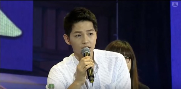 "Descendants of the Sun" Song Joong-ki received a warm welcome in Beijing during his 2016 Asia Tour Fan Meeting last Saturday (May 14).