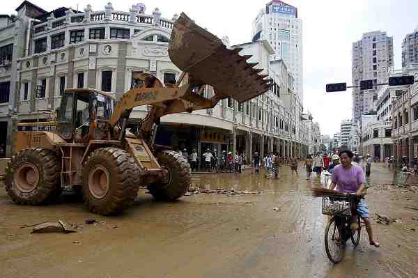 Clear-up After Chinese Floods Begins