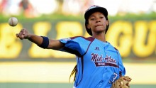 Mo'an Davis pitching