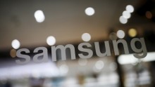 Samsung's bendable smartphones could debut at the World Mobile Congress in Barcelona next February.