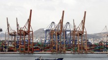 Syriza Government Hampers Expansion Of Chinese Run Port Of Pireaus